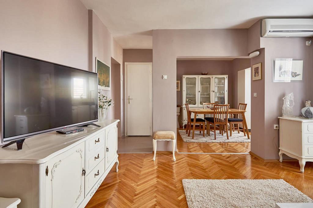 Spacious Modern Apartment In Peaceful Neighborhood Skopje Exteriör bild